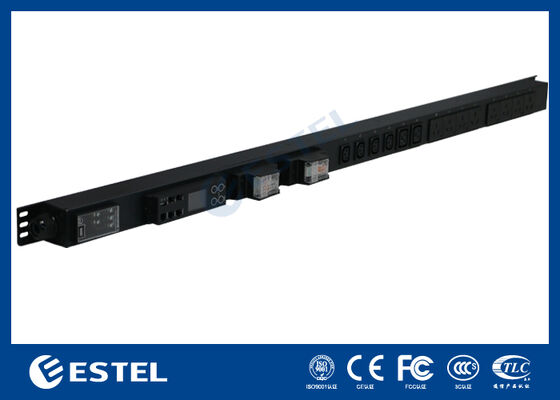 APC Smart PDU met realtime stroombewaking en omgevingssensoren voor datacenterbeheer en stroomlevering