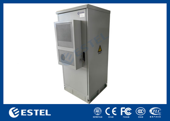 Gegalvaniseerde plaat buiten telecomkast met ATS-batterij en camera voor telecomvoedingssysteem