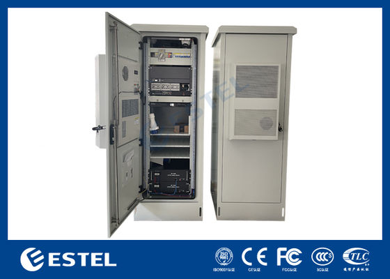 Gegalvaniseerde plaat buiten telecomkast met ATS-batterij en camera voor telecomvoedingssysteem