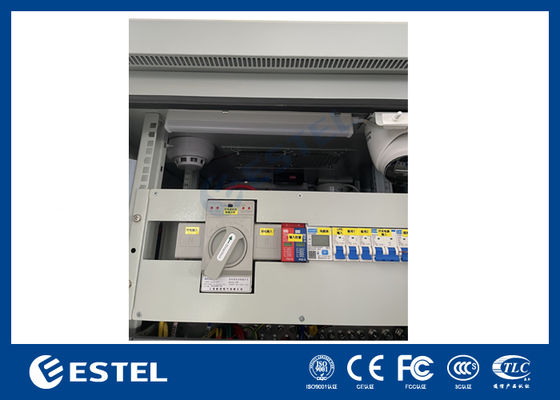 Gegalvaniseerde plaat buiten telecomkast met ATS-batterij en camera voor telecomvoedingssysteem