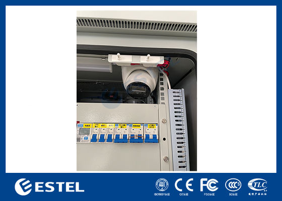 Gegalvaniseerde plaat buiten telecomkast met ATS-batterij en camera voor telecomvoedingssysteem