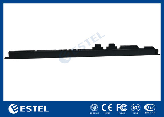 APC Smart PDU met realtime stroombewaking en omgevingssensoren voor datacenterbeheer en stroomlevering