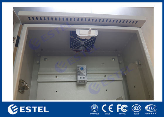 Geïnstalleerde IP55 verkeerscontrolekammer met achterplaat en Din Rail