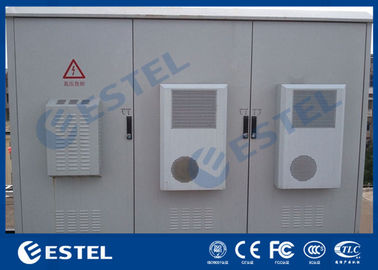 IP55 openluchtmachtskabinet Drie Baai Telecommunicatieschuilplaats met Airconditioner het Koelen
